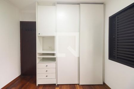 Apartamento à venda com 144m², 5 quartos e 2 vagasQuarto 3