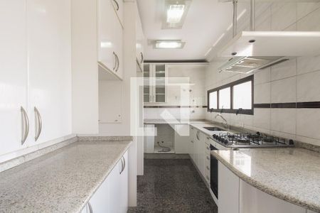 Apartamento à venda com 144m², 5 quartos e 2 vagasCozinha