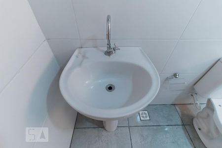 Detalhe banheiro de casa para alugar com 2 quartos, 70m² em Vila Primavera, São Paulo