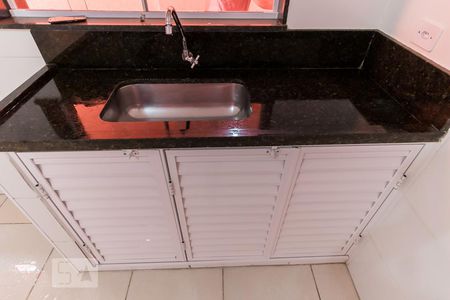 Detalhe cozinha de casa para alugar com 2 quartos, 70m² em Vila Primavera, São Paulo