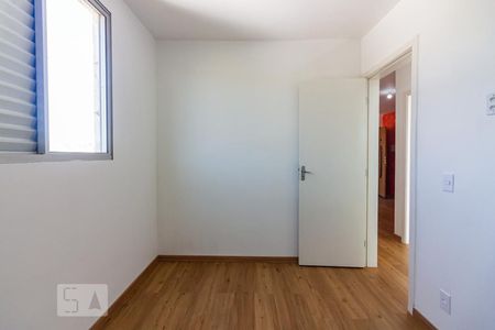 Quarto 2 de apartamento para alugar com 2 quartos, 45m² em Cidade das Flores, Osasco