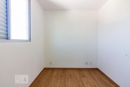 Quarto 1 de apartamento para alugar com 2 quartos, 45m² em Cidade das Flores, Osasco