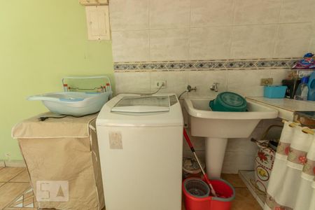 Área de serviço de casa à venda com 3 quartos, 150m² em Parque Císper, São Paulo