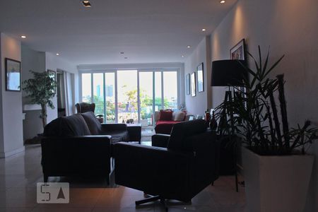 Sala de apartamento para alugar com 4 quartos, 350m² em Barra da Tijuca, Rio de Janeiro