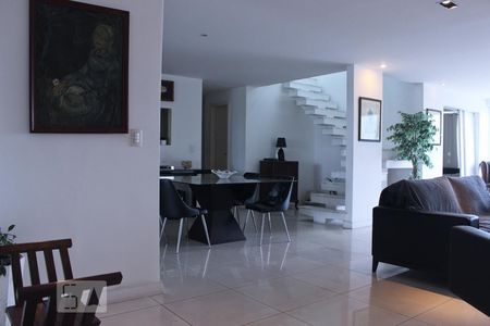 Sala de apartamento para alugar com 4 quartos, 350m² em Barra da Tijuca, Rio de Janeiro