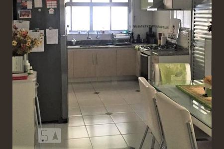 Cozinha de casa à venda com 3 quartos, 150m² em Vila Santo Estéfano, São Paulo