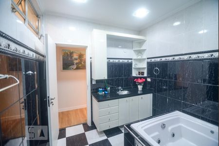 Casa para alugar com 220m², 4 quartos e sem vagaBanheiro