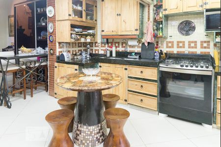 Casa à venda com 430m², 8 quartos e 2 vagasCozinha 1