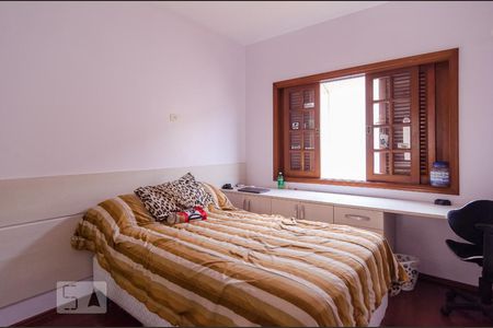 Casa à venda com 250m², 4 quartos e 3 vagas Casa à venda com 250m², 4 quartos e 3 vagasQuarto 3