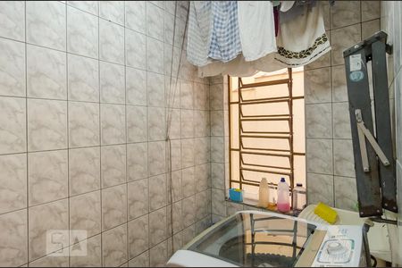 Casa à venda com 250m², 4 quartos e 3 vagas Casa à venda com 250m², 4 quartos e 3 vagasLavanderia