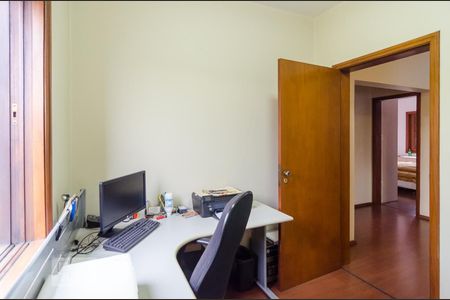 Casa à venda com 250m², 4 quartos e 3 vagas Casa à venda com 250m², 4 quartos e 3 vagasQuarto 2