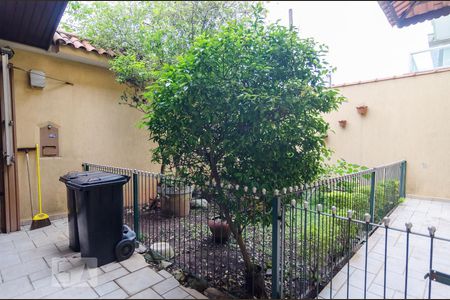 Casa à venda com 250m², 4 quartos e 3 vagas Casa à venda com 250m², 4 quartos e 3 vagasGaragem