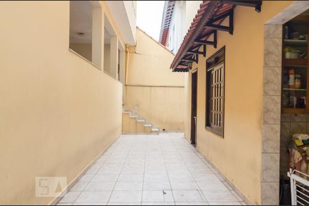 Casa à venda com 250m², 4 quartos e 3 vagas Casa à venda com 250m², 4 quartos e 3 vagasÁrea de serviço