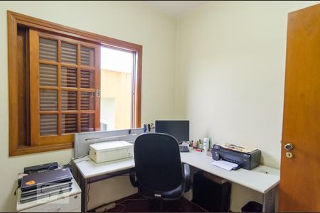 Casa à venda com 250m², 4 quartos e 3 vagas Casa à venda com 250m², 4 quartos e 3 vagasQuarto 2