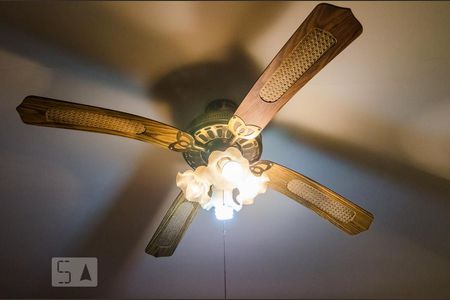 Casa à venda com 250m², 4 quartos e 3 vagas Casa à venda com 250m², 4 quartos e 3 vagasSuite