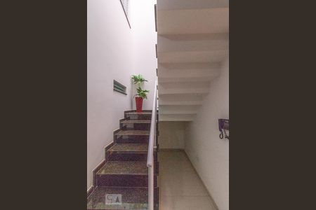 Escada de casa à venda com 3 quartos, 200m² em Vila Dom Pedro Ii, São Paulo