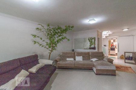 Casa à venda com 200m², 3 quartos e 7 vagas