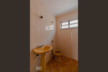 Casa à venda com 450m², 3 quartos e 6 vagasBanheiro de serviço