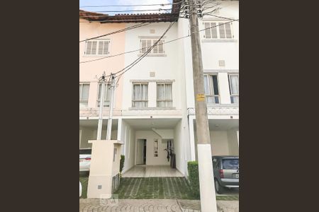 Casa de condomínio à venda com 100m², 2 quartos e sem vagaFachada