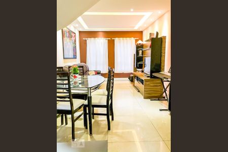 Sala de casa de condomínio à venda com 2 quartos, 100m² em Vila Antônio, São Paulo