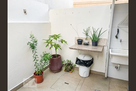 Casa de condomínio à venda com 100m², 2 quartos e sem vagaQuintal