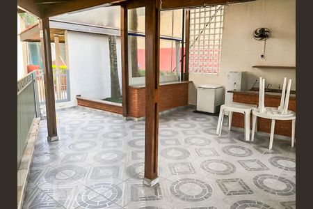 Casa de condomínio à venda com 100m², 2 quartos e sem vagaQuintal