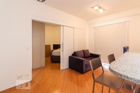 Sala de apartamento para alugar com 1 quarto, 45m² em Vila Olímpia, São Paulo
