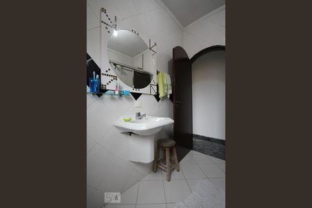 Casa à venda com 191m², 3 quartos e 5 vagasBnaheiro