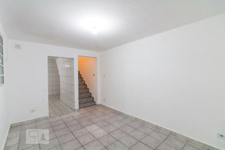 Sala de casa de condomínio para alugar com 2 quartos, 45m² em Cocaia, Guarulhos