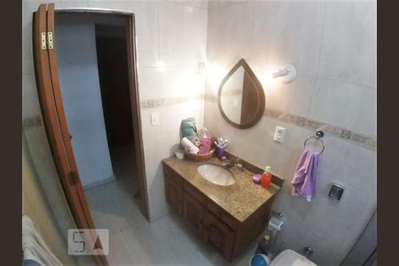 Casa à venda com 122m², 3 quartos e 3 vagasBanheiro