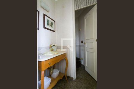 Apartamento para alugar com 300m², 4 quartos e 3 vagasLavabo