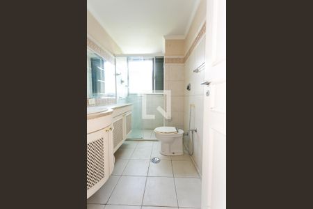 Apartamento para alugar com 300m², 4 quartos e 3 vagasBanheiro da Suíte 2