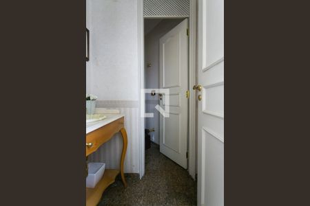 Apartamento para alugar com 300m², 4 quartos e 3 vagasLavabo