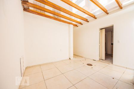 Casa à venda com 250m², 4 quartos e 4 vagas Casa à venda com 250m², 4 quartos e 4 vagasÁrea de Serviço