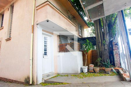 Fachada de casa à venda com 4 quartos, 250m² em São João, Porto Alegre