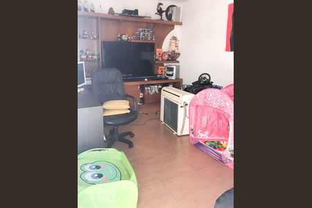 Casa à venda com 180m², 5 quartos e 3 vagasEscritório 