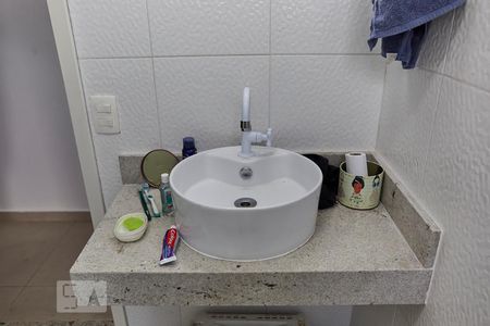 Casa à venda com 102m², 2 quartos e 2 vagasBanheiro