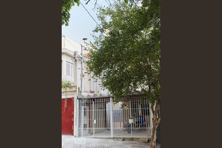 Casa à venda com 102m², 2 quartos e 2 vagasFachada