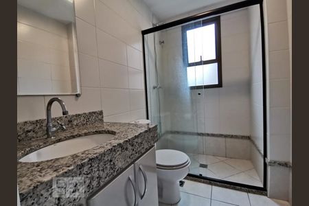 Banheiro de apartamento à venda com 3 quartos, 103m² em Vila Suzana, São Paulo