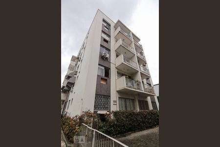 Apartamento à venda com 65m², 2 quartos e 1 vagaFachada