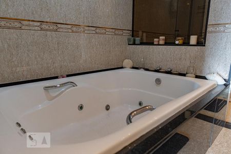 Apartamento para alugar com 372m², 5 quartos e 3 vagas Apartamento para alugar com 372m², 5 quartos e 3 vagasBanheiro da Suíte Master