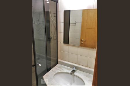 Banheiro de apartamento para alugar com 2 quartos, 47m² em Vila Cruz das Almas, São Paulo