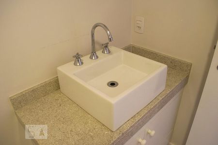 Apartamento à venda com 80m², 2 quartos e 2 vagasBANHEIRO SUITE 1