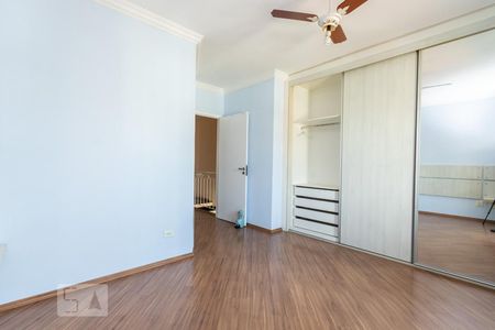 Casa de condomínio à venda com 155m², 3 quartos e 4 vagasSuíte 