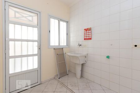 Casa de condomínio à venda com 155m², 3 quartos e 4 vagasÁrea de serviço