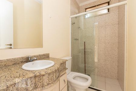 Casa de condomínio à venda com 155m², 3 quartos e 4 vagasBanheiro 