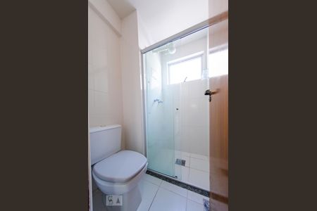 Banheiro de apartamento à venda com 1 quarto, 40m² em Coração Eucarístico, Belo Horizonte