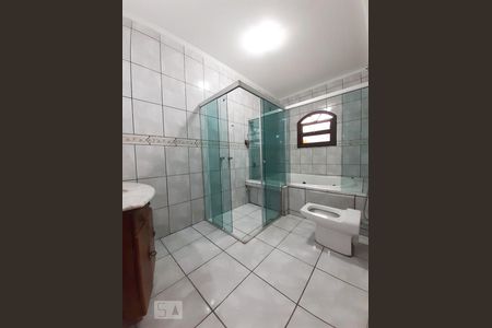 Banheiro da Suíte de casa para alugar com 3 quartos, 290m² em Taboão, São Bernardo do Campo