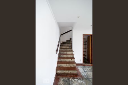 Casa à venda com 216m², 1 quarto e 2 vagasEscada 