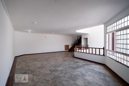 Casa à venda com 216m², 1 quarto e 2 vagasSala 1° Andar